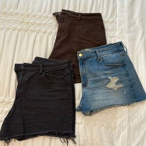 Universal Thread Goods Co - Women Shorts Bundle - Sz 14 EXCELLENT CONDITION